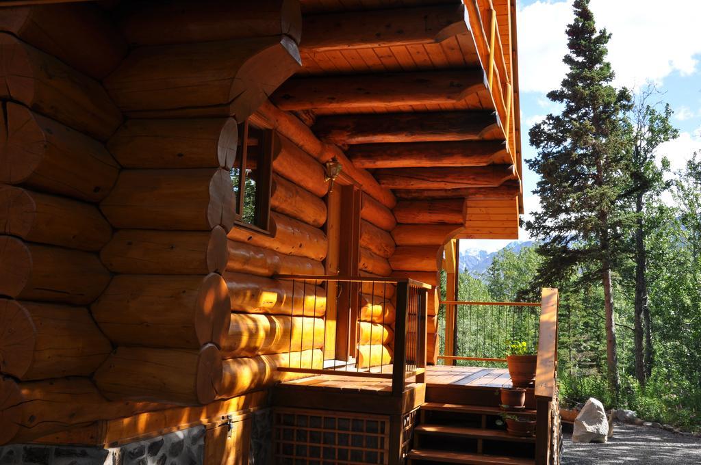Mount Logan Ecolodge Haines Junction Exterior photo