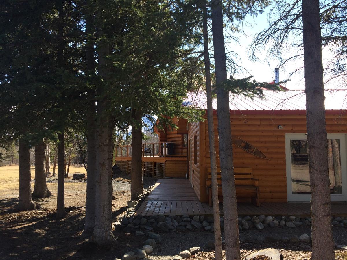 Mount Logan Ecolodge Haines Junction Exterior photo
