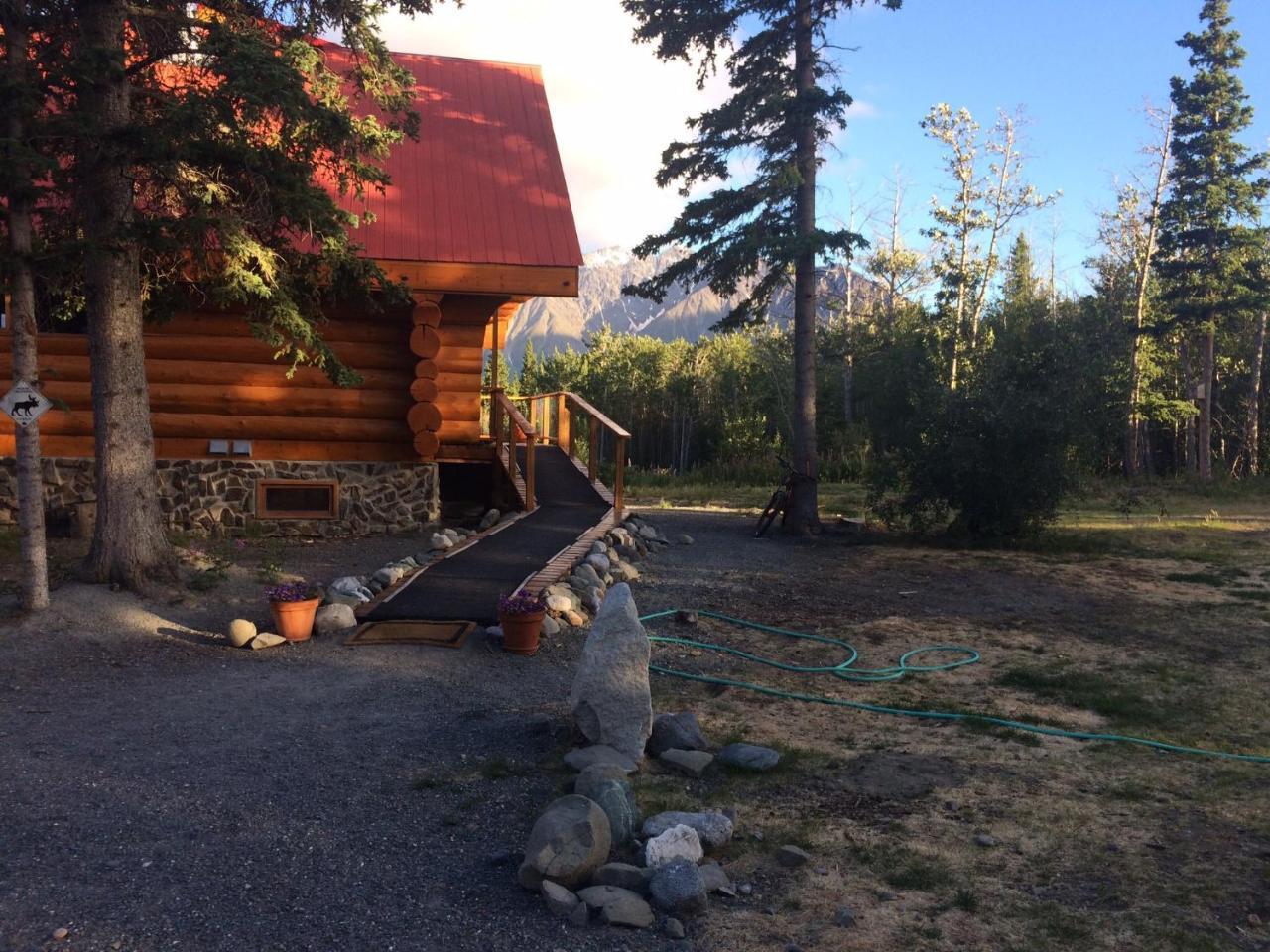 Mount Logan Ecolodge Haines Junction Exterior photo