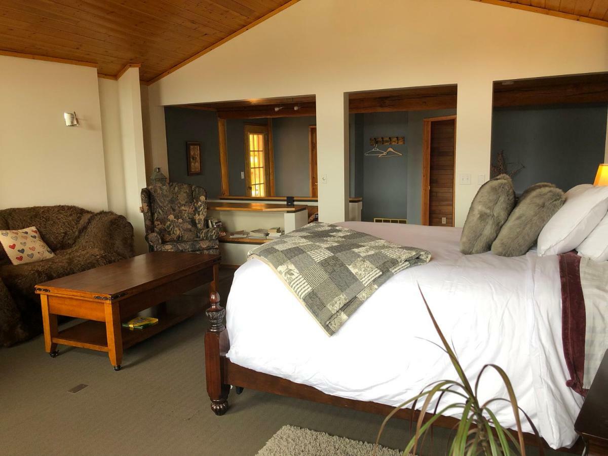 Mount Logan Ecolodge Haines Junction Exterior photo