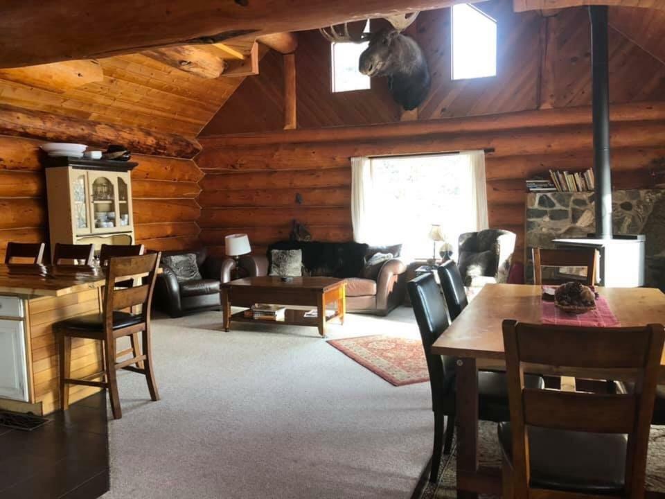 Mount Logan Ecolodge Haines Junction Exterior photo